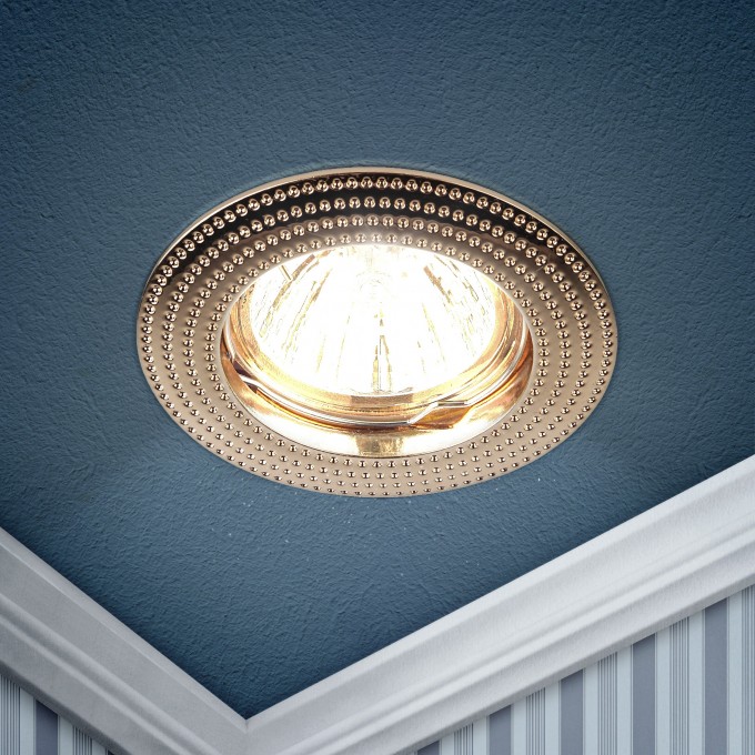 Офисные ЭРА KL55 GD литой MR16 12V/220V 50W золото B0017100 Офисные ЭРА KL55 GD литой MR16 12V/220V 50W золото B0017100