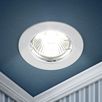 Светильник ЭРА KL1 WH литой простой MR16 12V 50W белый Светильник ЭРА KL1 WH литой простой MR16 12V 50W белый