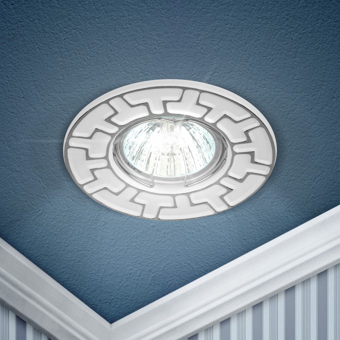 Светильник ЭРА ST5 CH/WH штампованный MR16 12V/220V 50W белый/хром B0036484 Светильник ЭРА ST5 CH/WH штампованный MR16 12V/220V 50W белый/хром B0036484